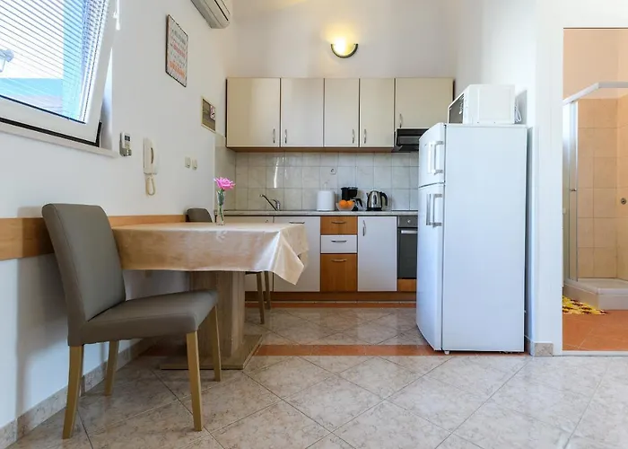 Nena Guest house 3*