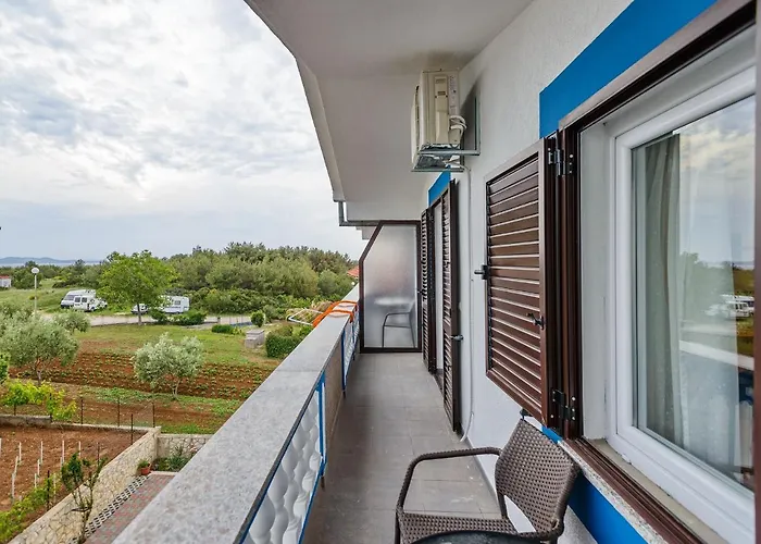 בית הארחה Nena 4*