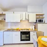 Nena 3* Zára