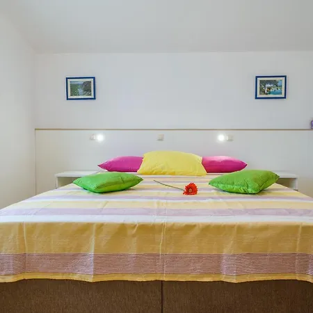 Nena Guest house *