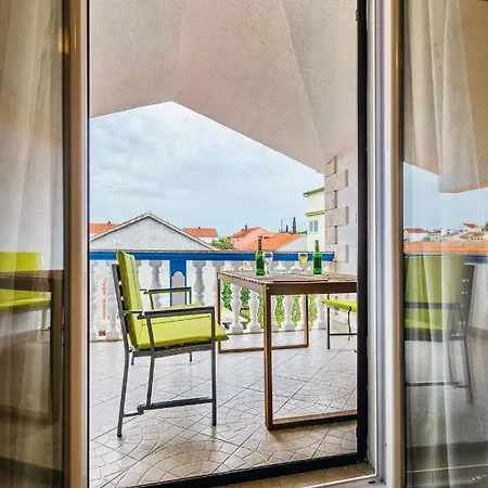 بيت ضيافة Nena زادار