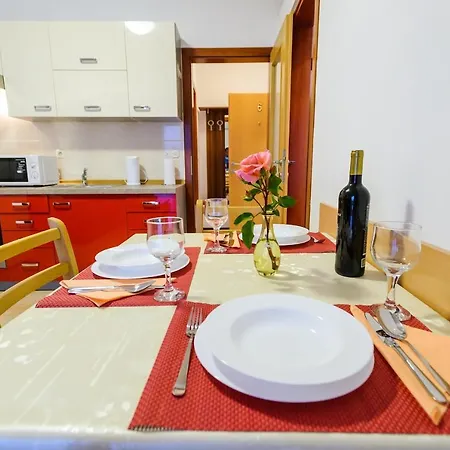 Nena Guest house *